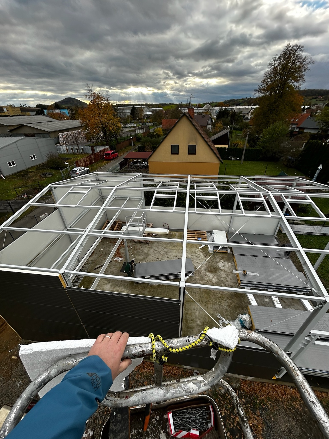 Větší konstrukce během realizace